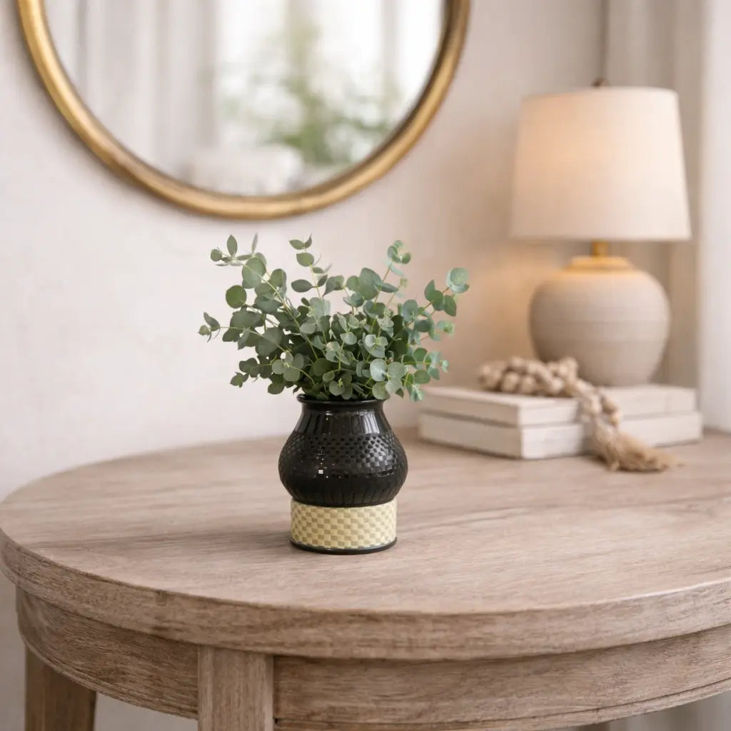 Vasija de Cerámica Negra "Geometría del Norte" Casa de Pueblo