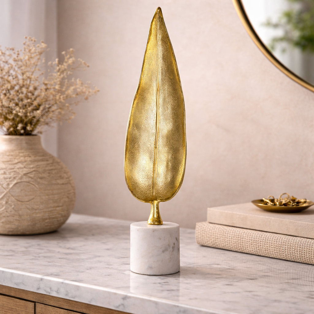 Escultura de Mesa "Hoja Áurea" Casa de Pueblo